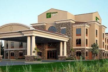 هتل Holiday Inn Express & Suites Redding, An Ihg