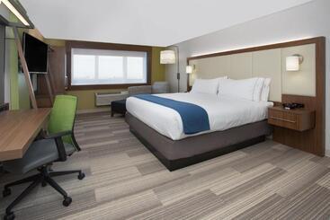 هتل Holiday Inn Express & Suites Redding, An Ihg