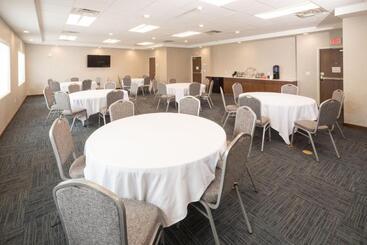 هتل Holiday Inn Express & Suites   Kalamazoo West, An Ihg