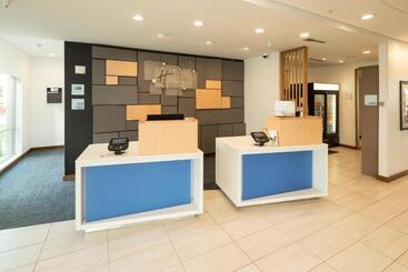 هتل Holiday Inn Express & Suites   Kalamazoo West, An Ihg