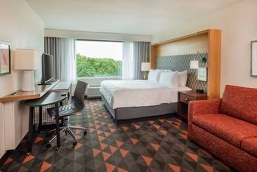 هتل Holiday Inn Newport News   Hampton By Ihg