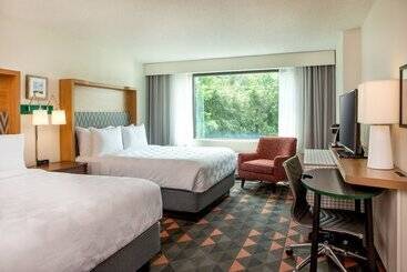 هتل Holiday Inn Newport News   Hampton By Ihg