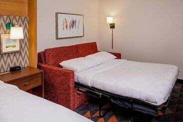 هتل Holiday Inn Newport News   Hampton By Ihg
