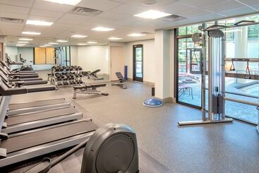 هتل Holiday Inn Newport News   Hampton By Ihg