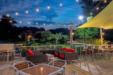 هتل Holiday Inn Newport News   Hampton By Ihg