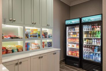 هتل Homewood Suites By Hilton Ottawa Airport