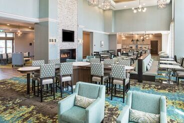 هتل Homewood Suites By Hilton Ottawa Airport
