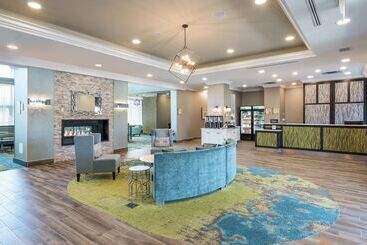 هتل Homewood Suites By Hilton Ottawa Airport