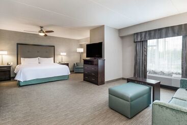 هتل Homewood Suites By Hilton Ottawa Airport