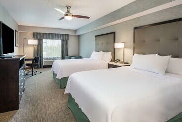 هتل Homewood Suites By Hilton Ottawa Airport
