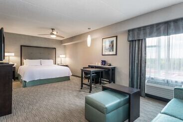 هتل Homewood Suites By Hilton Ottawa Airport