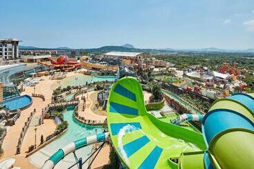 هتل Marriott Jeju Shinhwa World