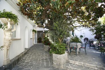 هتل Le Magnolia