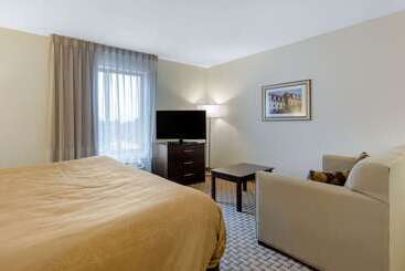 هتل Mainstay Suites St. Louis Airport