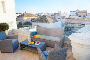 Overland Suites Catedral - Севилья