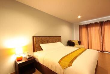 هتل Paragon Suites Resort