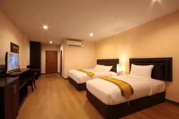 هتل Paragon Suites Resort