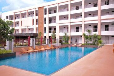 هتل Paragon Suites Resort