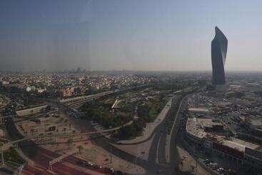 هتل Ramada Encore By Wyndham Kuwait Downtown