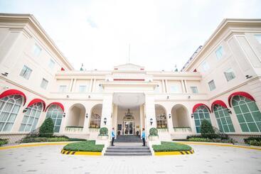 Hotel Rizal Park