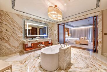 هتل Royal Saray Resort