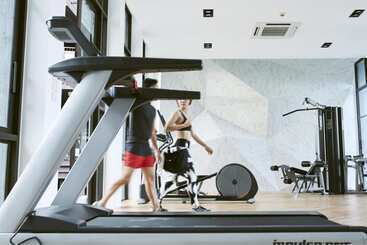 هتل Saturdays Residence By Brown Starling