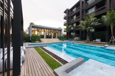 هتل Saturdays Residence By Brown Starling