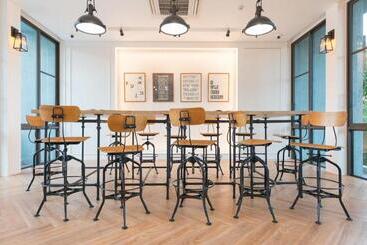 هتل Saturdays Residence By Brown Starling