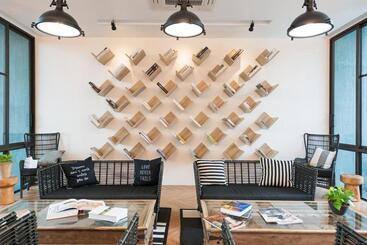هتل Saturdays Residence By Brown Starling