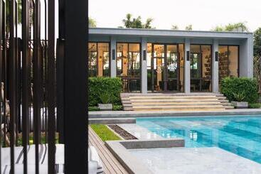 هتل Saturdays Residence By Brown Starling