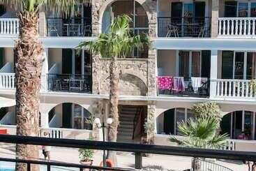 Zante Plaza Hotel & Apartments