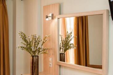 Zante Plaza Hotel & Apartments