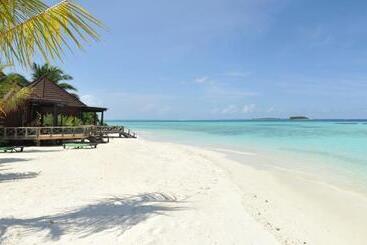 Komandoo Island Resort & Spa
