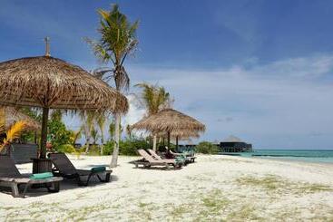 Komandoo Island Resort & Spa
