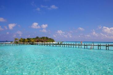 Komandoo Island Resort & Spa - Kuredu