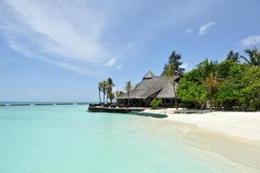 Komandoo Island Resort & Spa