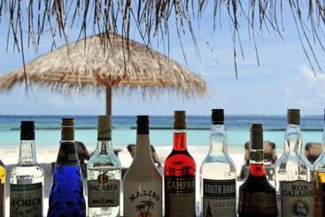 Komandoo Island Resort & Spa
