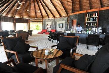 Komandoo Island Resort & Spa