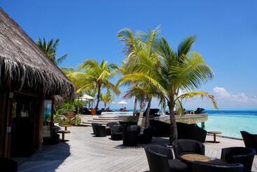 Komandoo Island Resort & Spa