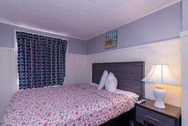 Ne'r Beach Motel