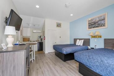 Ne'r Beach Motel