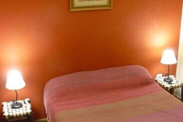 הוסטל Hostal La Antigua
