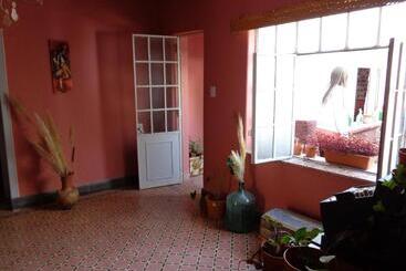 הוסטל Hostal La Antigua