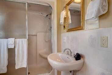 تختخواب و صبحانه Heathwood Inn