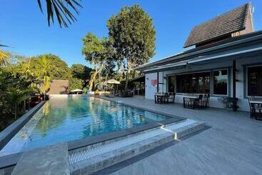 Buraphat Resort