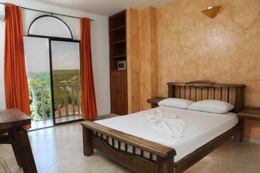 هتل Anamichu Suites