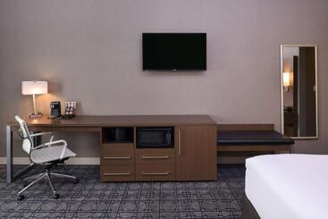 בית מלון כפרי Best Western Plus Coalinga Inn