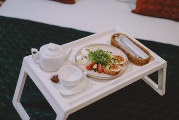 هتل & Spa Deninna