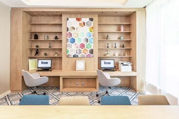 هتل Hampton By Hilton Oswiecim