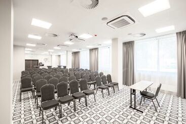 هتل Hampton By Hilton Oswiecim